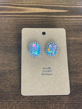Load image into Gallery viewer, Gold earrings