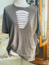 Load image into Gallery viewer, Iron stud detail top