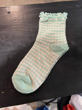 Load image into Gallery viewer, Checkered print socks