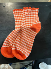 Load image into Gallery viewer, Checkered print socks