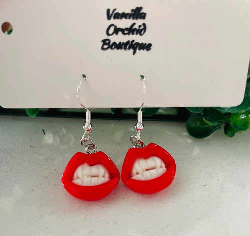 Kiss Earrings